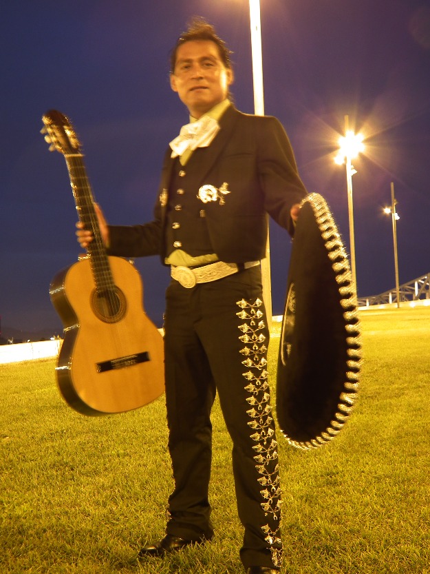 Mariachis Carro Negro