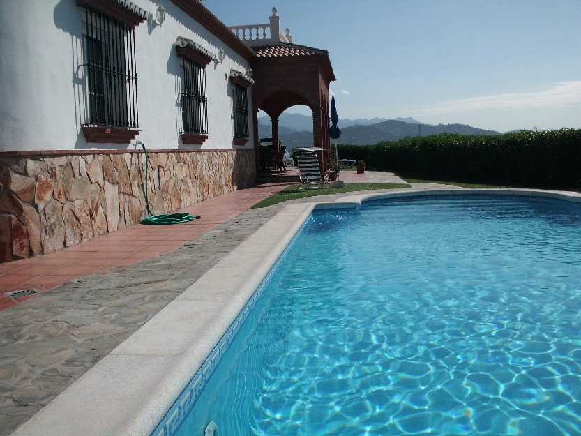 se alquila chalet rural en la costa del sol