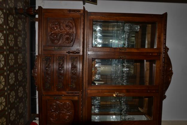 SE VENDEN VARIOS MUEBLES Y CUADROS ANTIGUOS