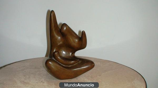 VENDO HERMOSA ESCULTURA DE MARINA NUÑEZ DEL PRADO