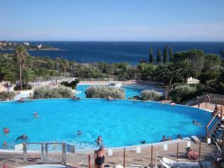 Apartamento en residencia : 1/5 personas - piscina - vistas a mar - agay  var  provenza-alpes-costa azul  francia