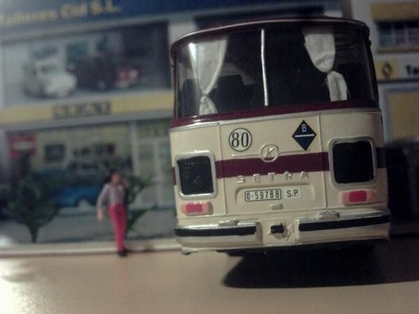 REPLICA DEL AUTOCAR SETRA S150 A ESCALA 1:43