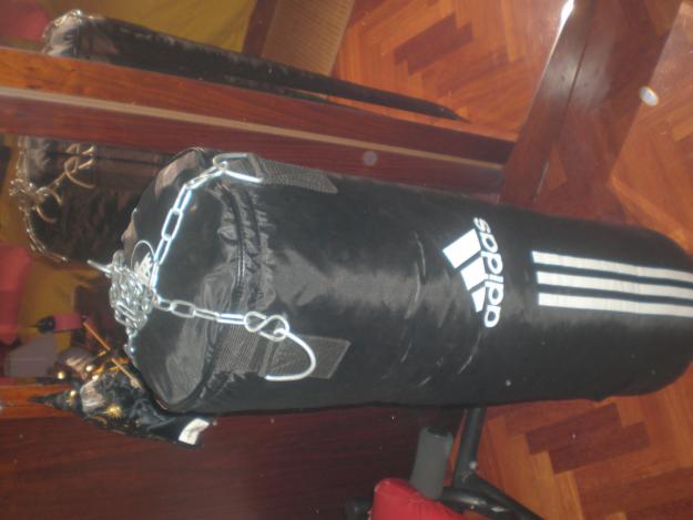 VENDO SACO DE BOXEO ADIDAS SIN ESTRENAR LISTO PARA COLGAR Y USAR