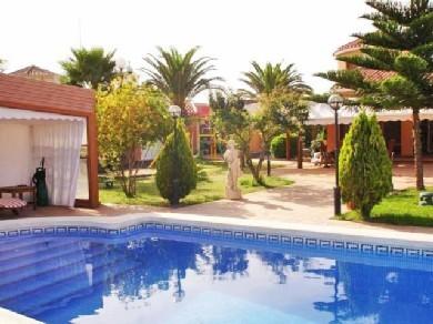 Chalet con 4 dormitorios se vende en Playa Flamenca, Costa Blanca