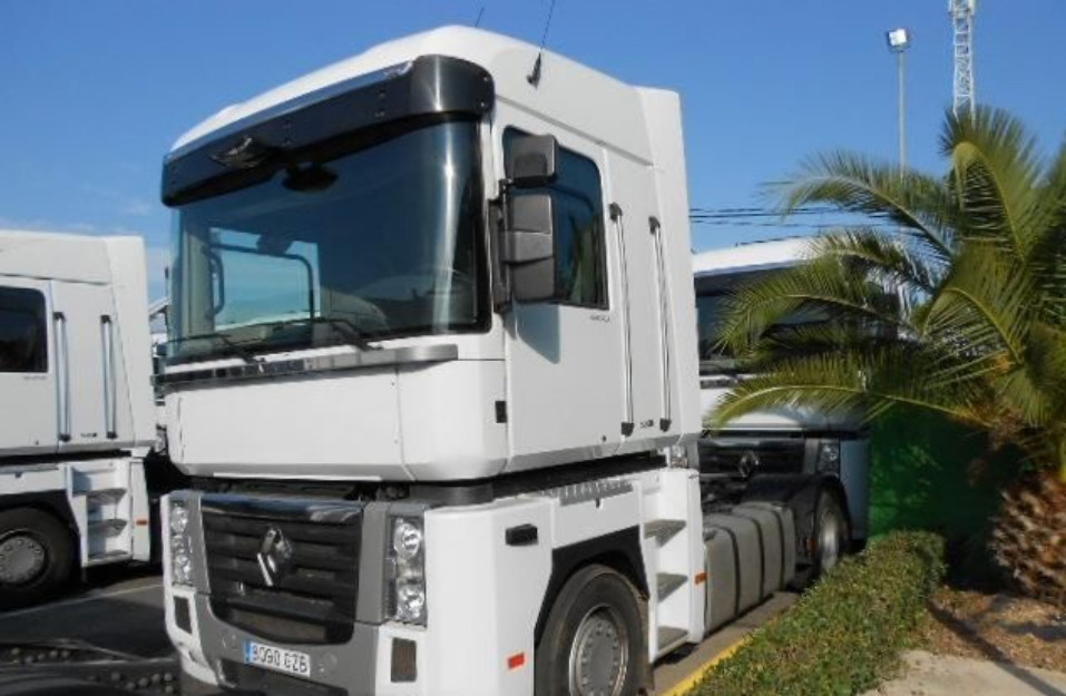 renault magnum 520