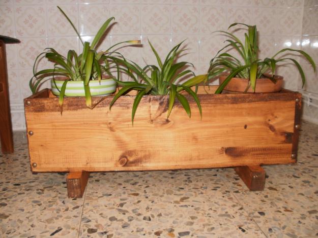 Ofertón en jardineras de pino nuevas, tratadas en autoclave