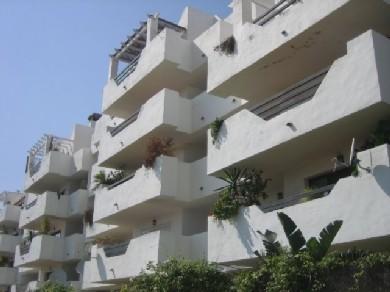 Apartamento con 2 dormitorios se vende en Estepona, Costa del Sol