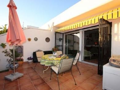 Adosado con 2 dormitorios se vende en Marbella, Costa del Sol