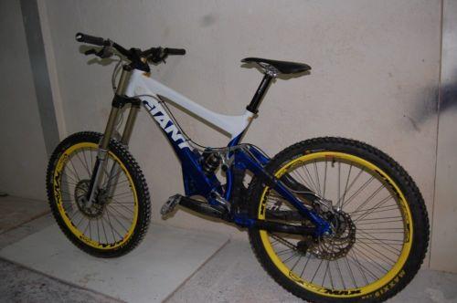 Bicicleta descenso downhill GIANT GLORY DH