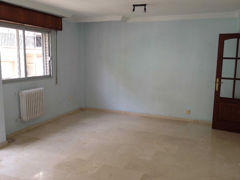 Piso 3 dormitorios, 2 baños, salon comedor sin muebles (agustina de aragon-veracruz)