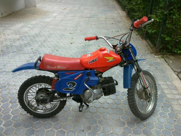VENDO MOTO CAMPERA DE NIÑO