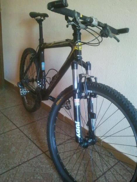 650 € - btt giant de carbono