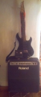 Guitarra Yamaha, amplificador Roland y pedalera Zoom - mejor precio | unprecio.es