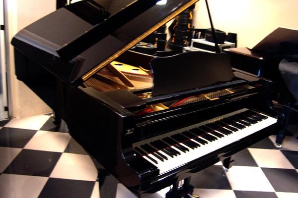 Piano de Cola YAMAHA C7