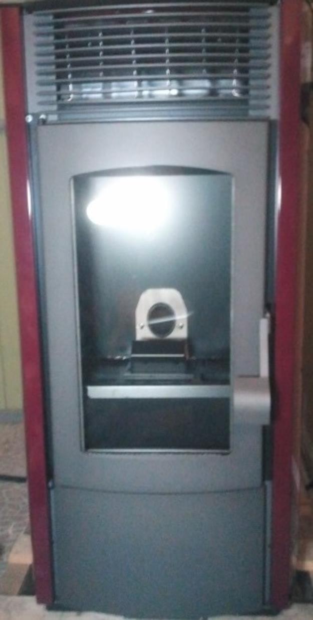 Una unidad de estufa 10 KW pellet a 1150 € NUEVA