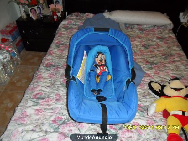 vendo maxi-coxi de bebe para coche.