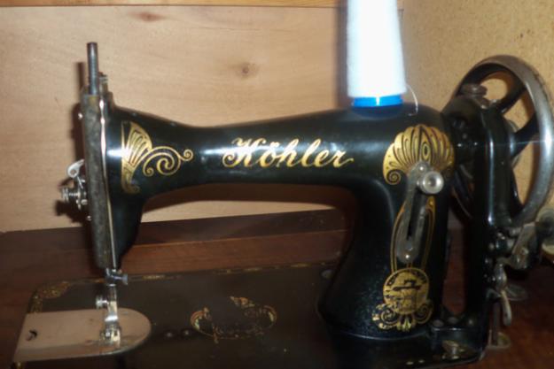 SE VENDE MÁQUINA DE COSER KÖHLER +100 AÑOS