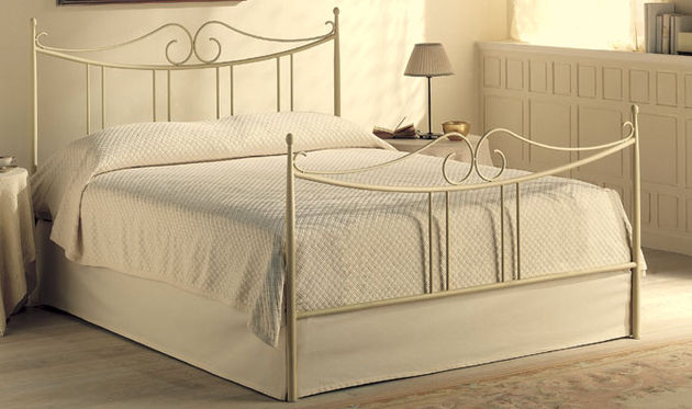 Target Point cama Cleopatra con estribo e contenedor