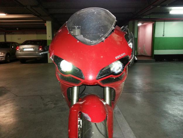 Moto accidentada Ducati 848 (2008).