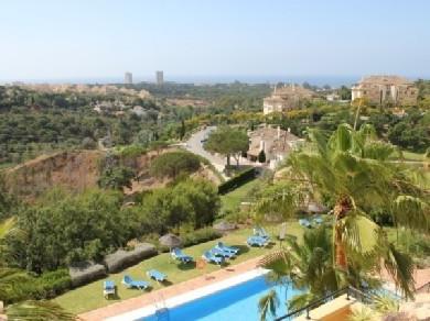 Apartamento con 4 dormitorios se vende en Marbella, Costa del Sol