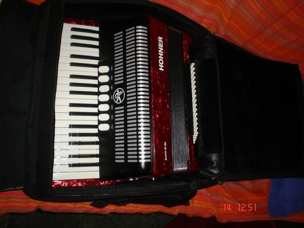 acordeon bravo III 80 Hohner