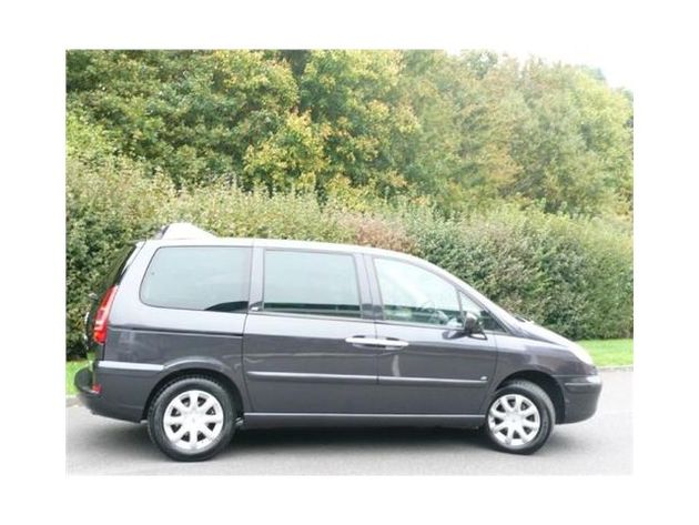 PEUGEOT 807 2.2HDI ST Pack