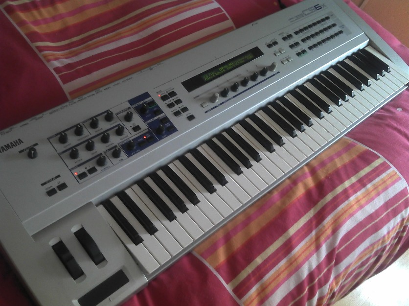 Yamaha CS-6x + PLG100-XG + Extras