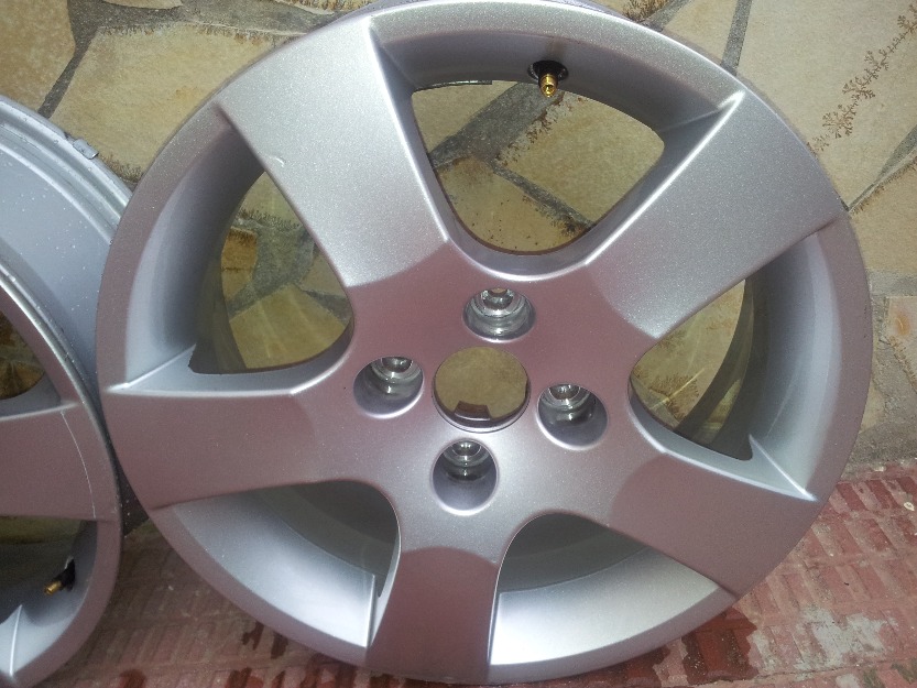 Llantas 16 pulgadas peugeot 207 - 4 tuercas
