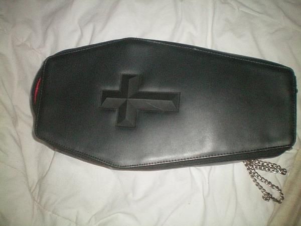 VENDO BOLSO ATAÚD GÓTICO SEMI-NUEVO!!