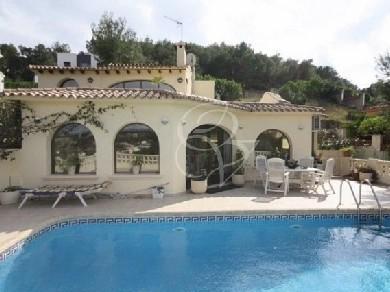 Chalet con 2 dormitorios se vende en Moraira, Costa Blanca