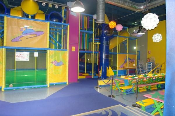 Se vende mobiliario completo para montar parque infantil