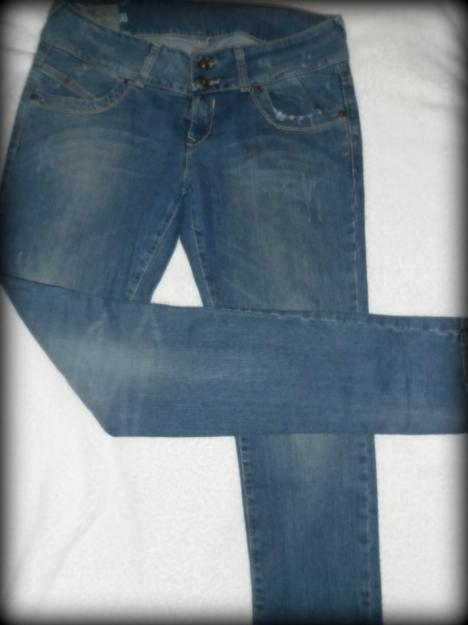 4 Jeans de mujer nuevos