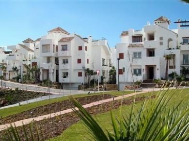 Apartamento con 2 dormitorios se vende en Benahavis, Costa del Sol