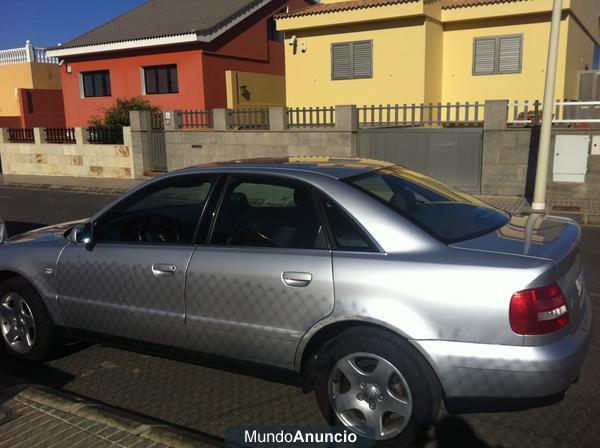 Vendo Audi A4 2.4 (1999)