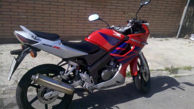 SE VENDE HONDA CBR 125R