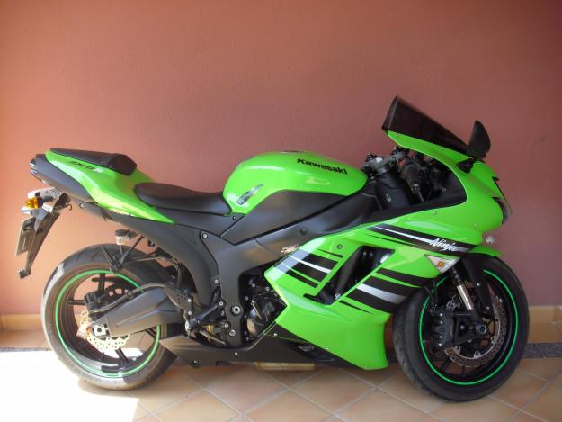 Estoy interesado en vender mi kawasaki zx6r totalmente nueva con 8500km