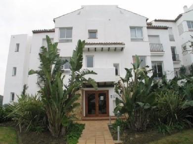 Apartamento con 2 dormitorios se vende en Marbella, Costa del Sol