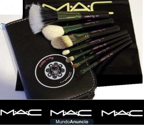 Estuche Hello Kitty maquillaje MAC con 7 brochas