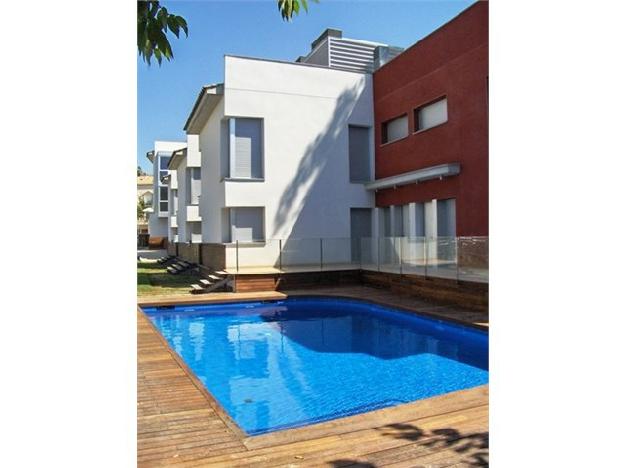Apartamento nuevo en Platja d´Aro con 3 dormitorios