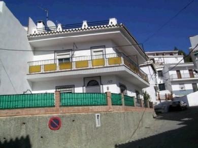 Chalet con 5 dormitorios se vende en El Borge, Axarquia