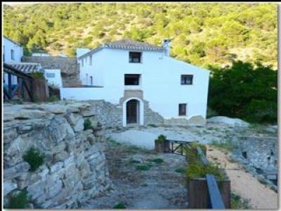 8b  , 7ba   in Montefrio,  Granada   - 298000  EUR