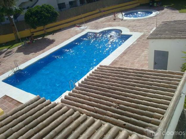 Piso totalmente reformado,amueblado con garaje,trastero y piscina comunitaria