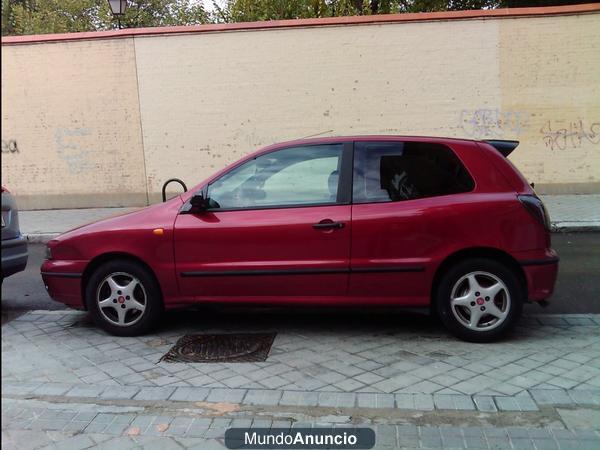 VENDO  COCHE EN BUEN ESTADO  RECIEN PASADO EL ITV RECIEN PINTADO