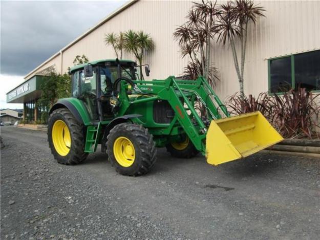 John Deere 6520 SE CAB, 4WD, NEW LOADER 2004