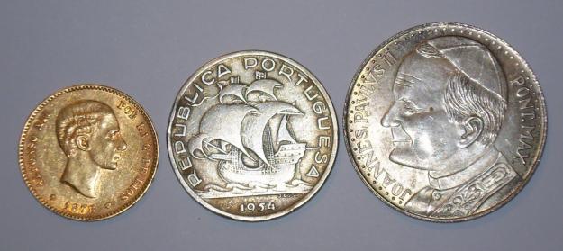 Monedas: ALFONSO XII 25 PESETAS 1878, Portugal 10 escudos plata 1954 y JP II