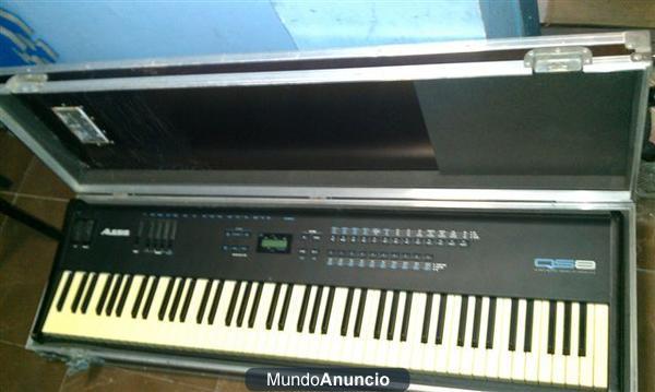 VENDO O CAMBIO PIANO ALESIS QS8 CON FLIHG CASES 88 TECLAS
