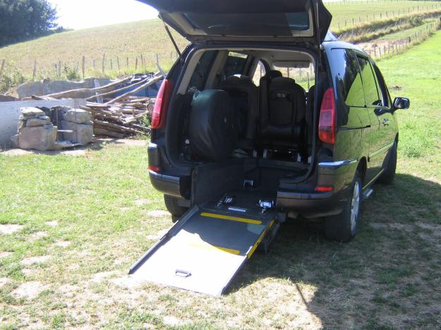 coche adaptado para llevar silla de ruedas