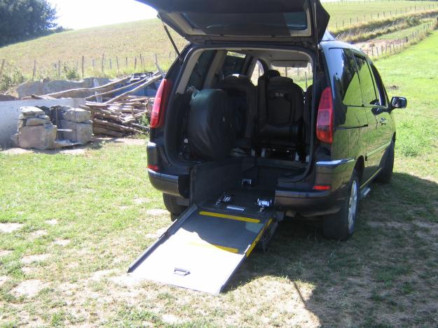 coche adaptado para llevar silla de ruedas