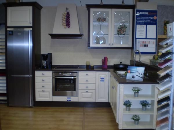 VENDO COCINA A ESTRENAR POR CAMBIO EXPOSICION