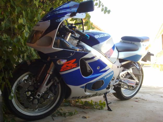 se vende gsxr 750